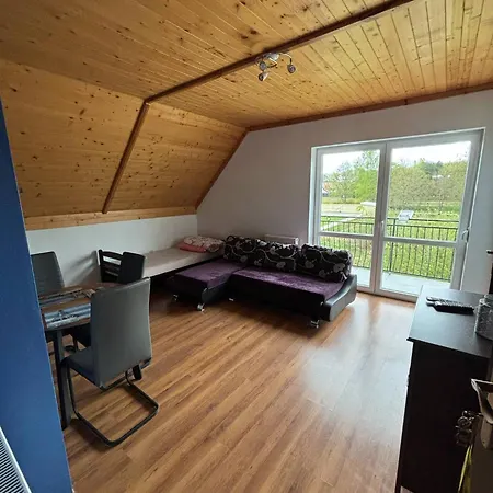 ホームステイ Goscinne